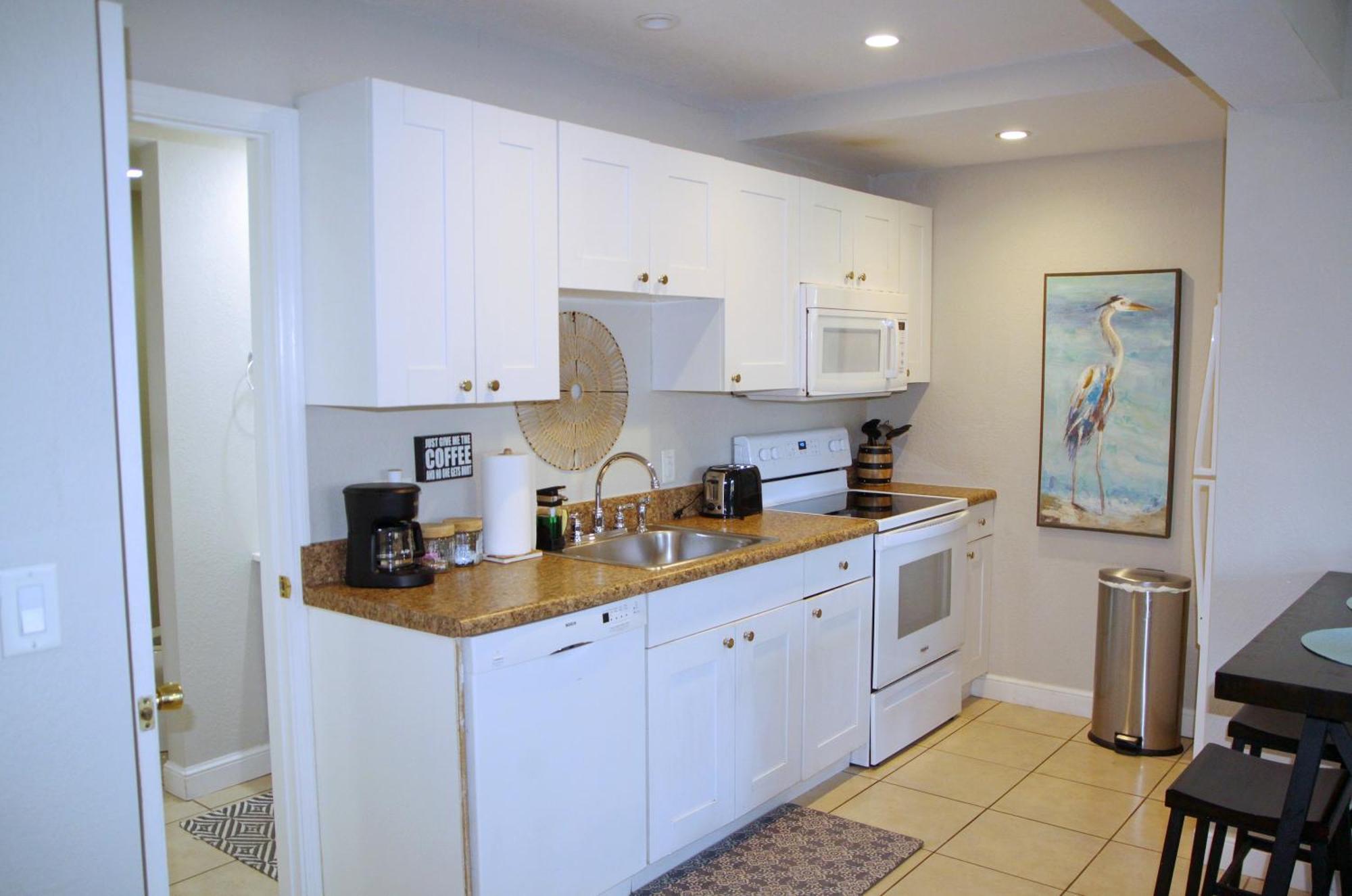 Naples Park Oasis - Cozy Two Bedroom Apartment 외부 사진
